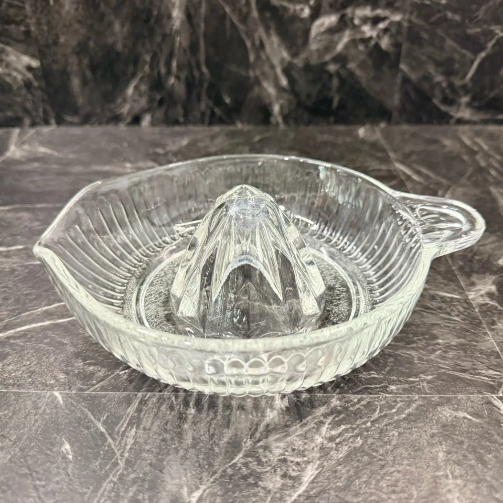 Glass Ribbed Citrus Juicer
